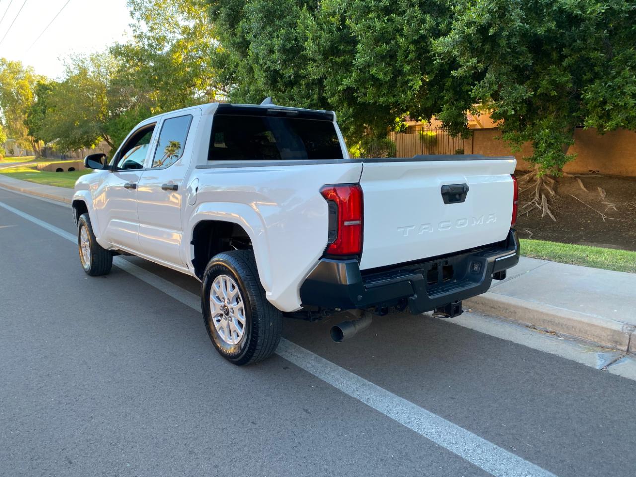 Toyota Tacoma 2WD SR Double Cab 5' Bed AT (Natl) 2025