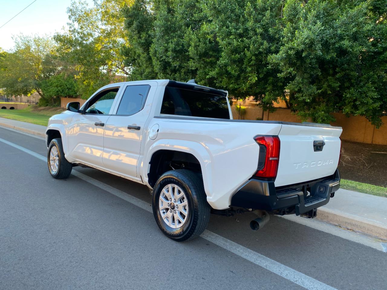 Toyota Tacoma 2WD SR Double Cab 5' Bed AT (Natl) 2025