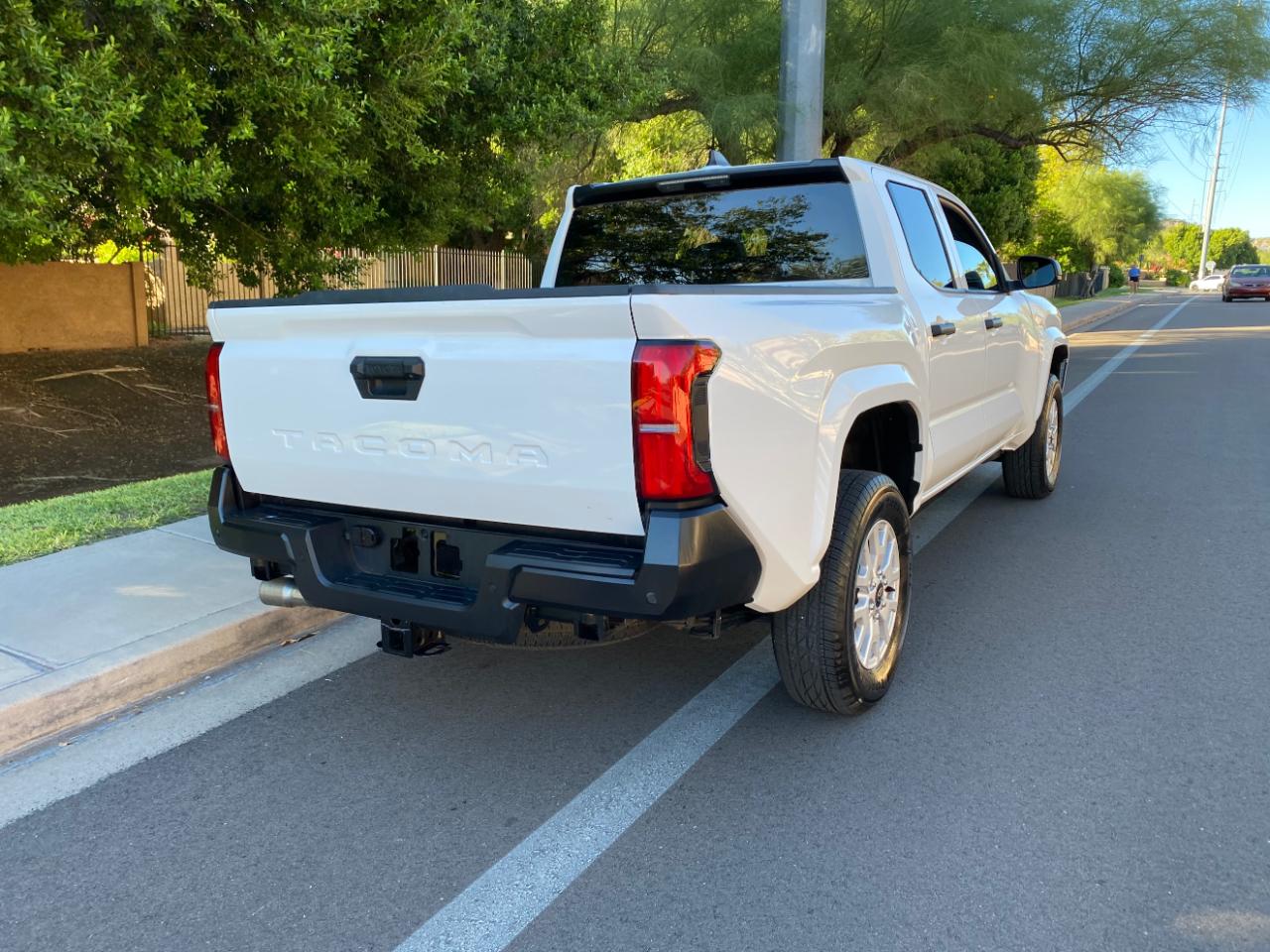 Toyota Tacoma 2WD SR Double Cab 5' Bed AT (Natl) 2025