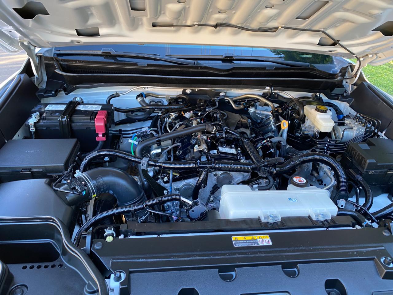 Toyota Tacoma 2WD SR Double Cab 5' Bed AT (Natl) 2025