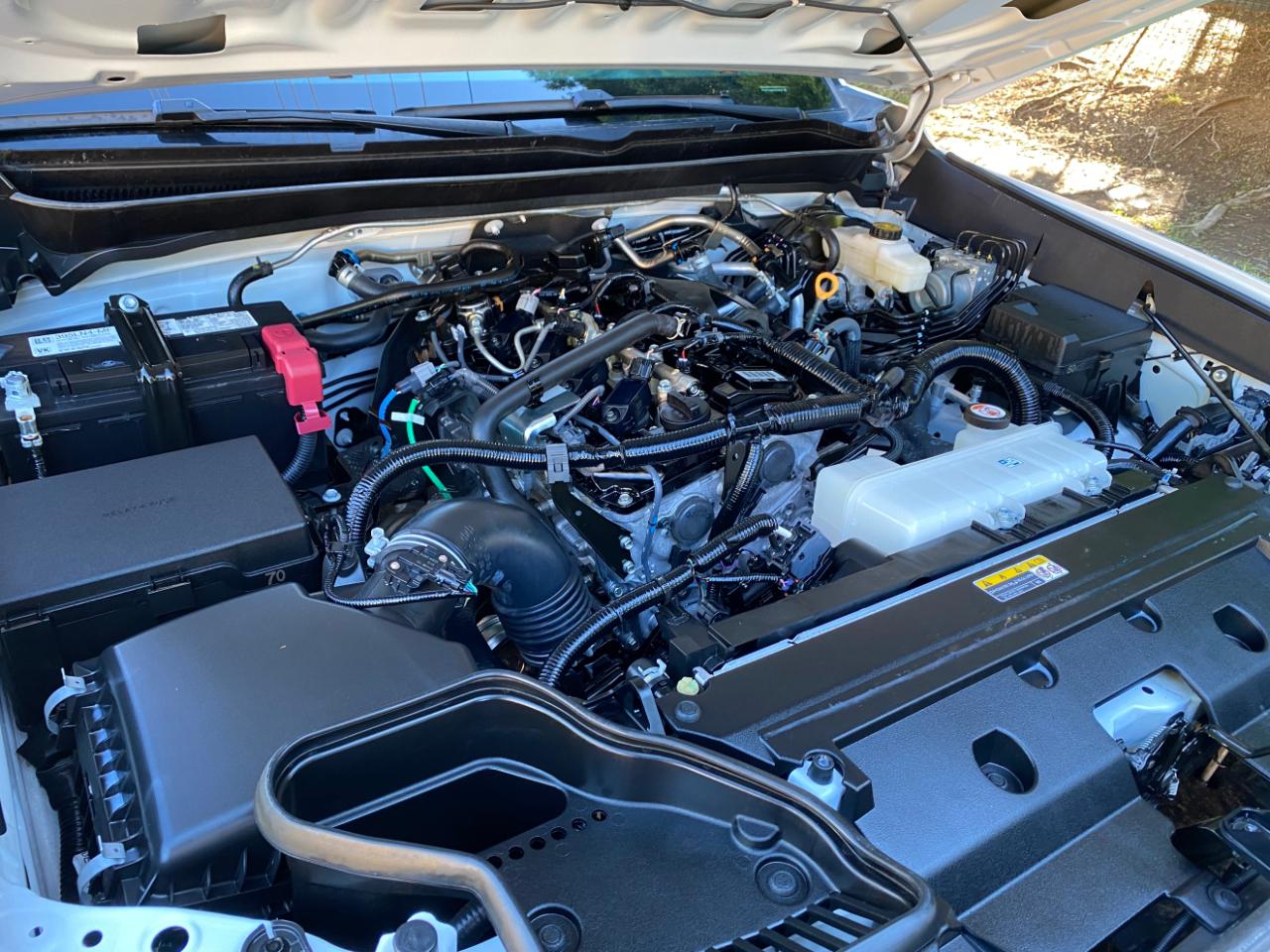 Toyota Tacoma 2WD SR Double Cab 5' Bed AT (Natl) 2025
