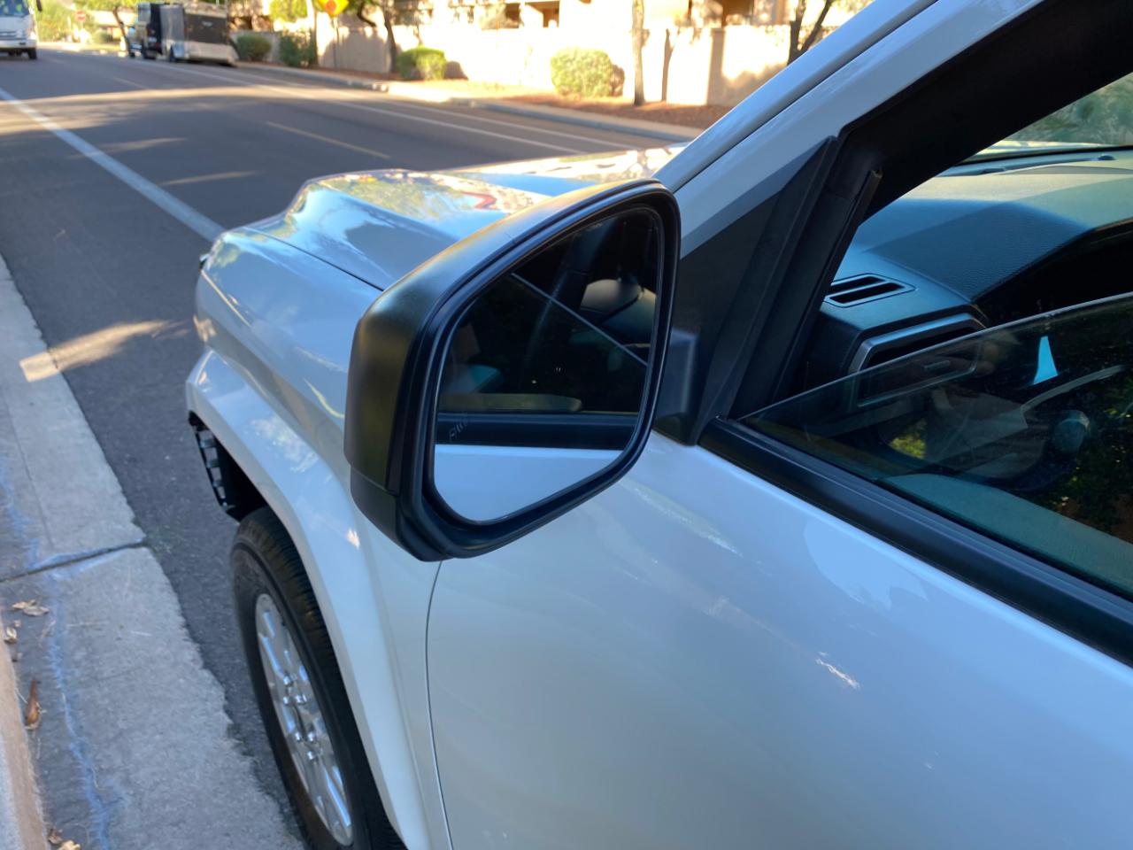 Toyota Tacoma 2WD SR Double Cab 5' Bed AT (Natl) 2025