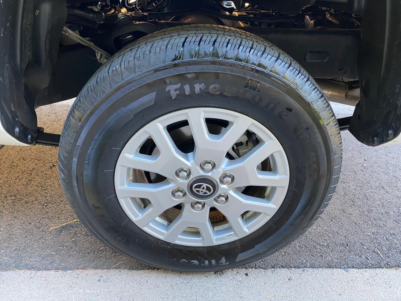 Toyota Tacoma 2WD SR Double Cab 5' Bed AT (Natl) 2025