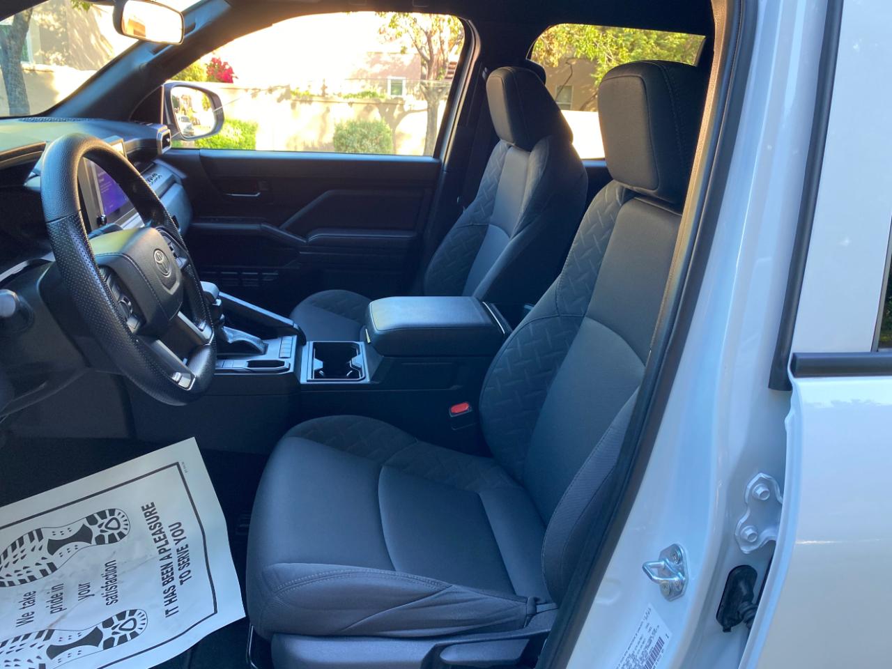 Toyota Tacoma 2WD SR Double Cab 5' Bed AT (Natl) 2025