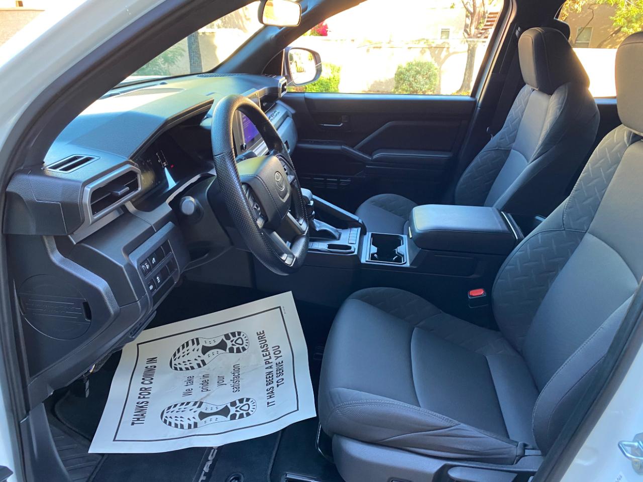 Toyota Tacoma 2WD SR Double Cab 5' Bed AT (Natl) 2025