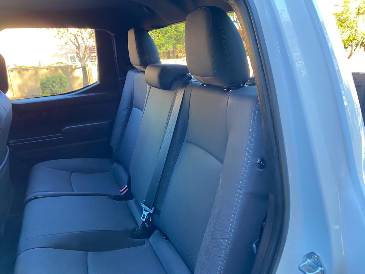 Toyota Tacoma 2WD SR Double Cab 5' Bed AT (Natl) 2025