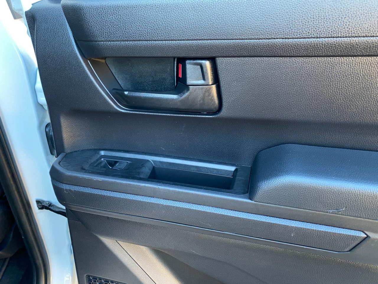 Toyota Tacoma 2WD SR Double Cab 5' Bed AT (Natl) 2025