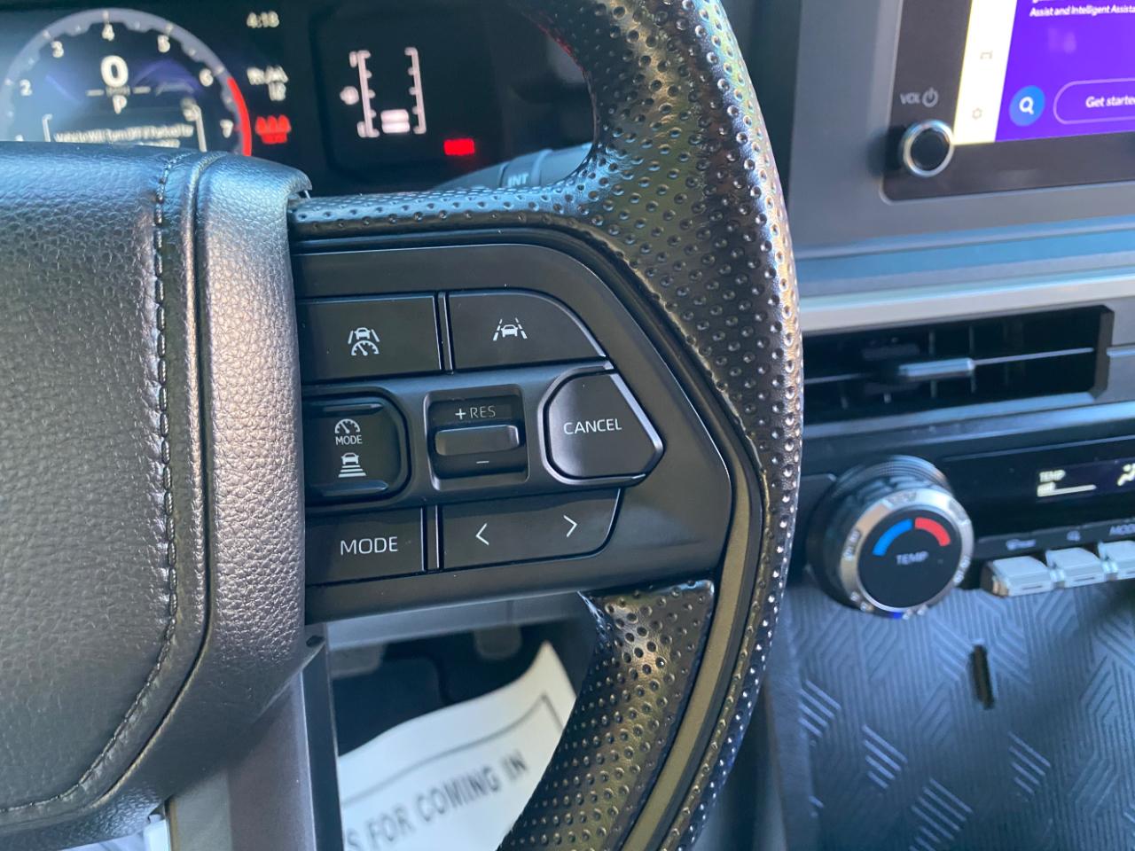 Toyota Tacoma 2WD SR Double Cab 5' Bed AT (Natl) 2025