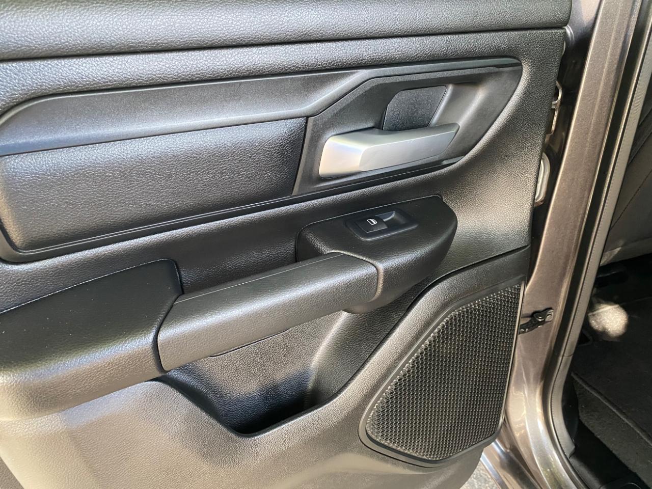 RAM 1500 Tradesman 4x4 Quad Cab 6'4" Box 2024