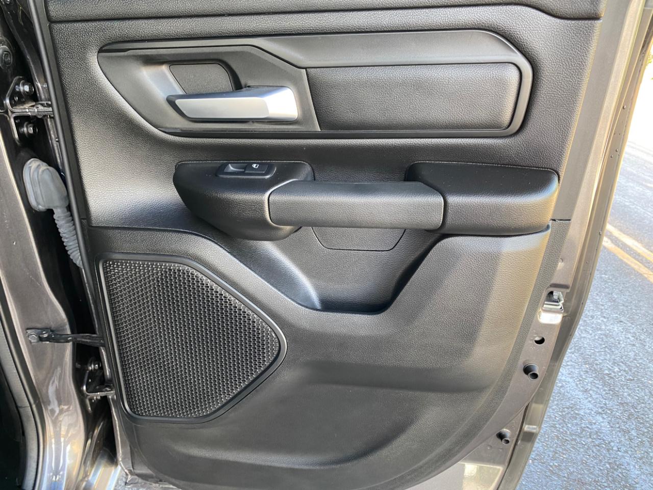 RAM 1500 Tradesman 4x4 Quad Cab 6'4" Box 2024