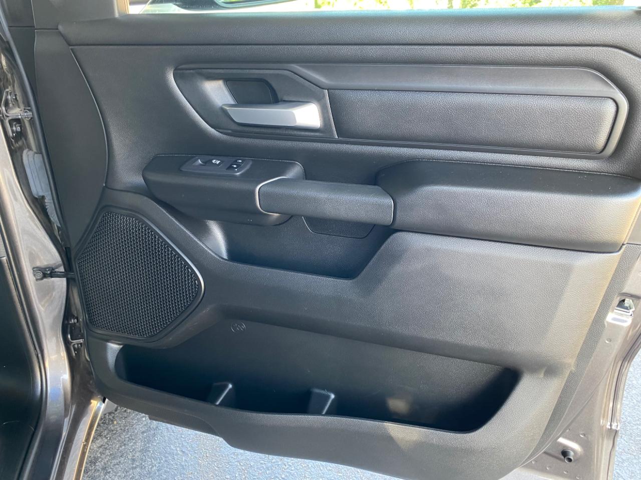 RAM 1500 Tradesman 4x4 Quad Cab 6'4" Box 2024