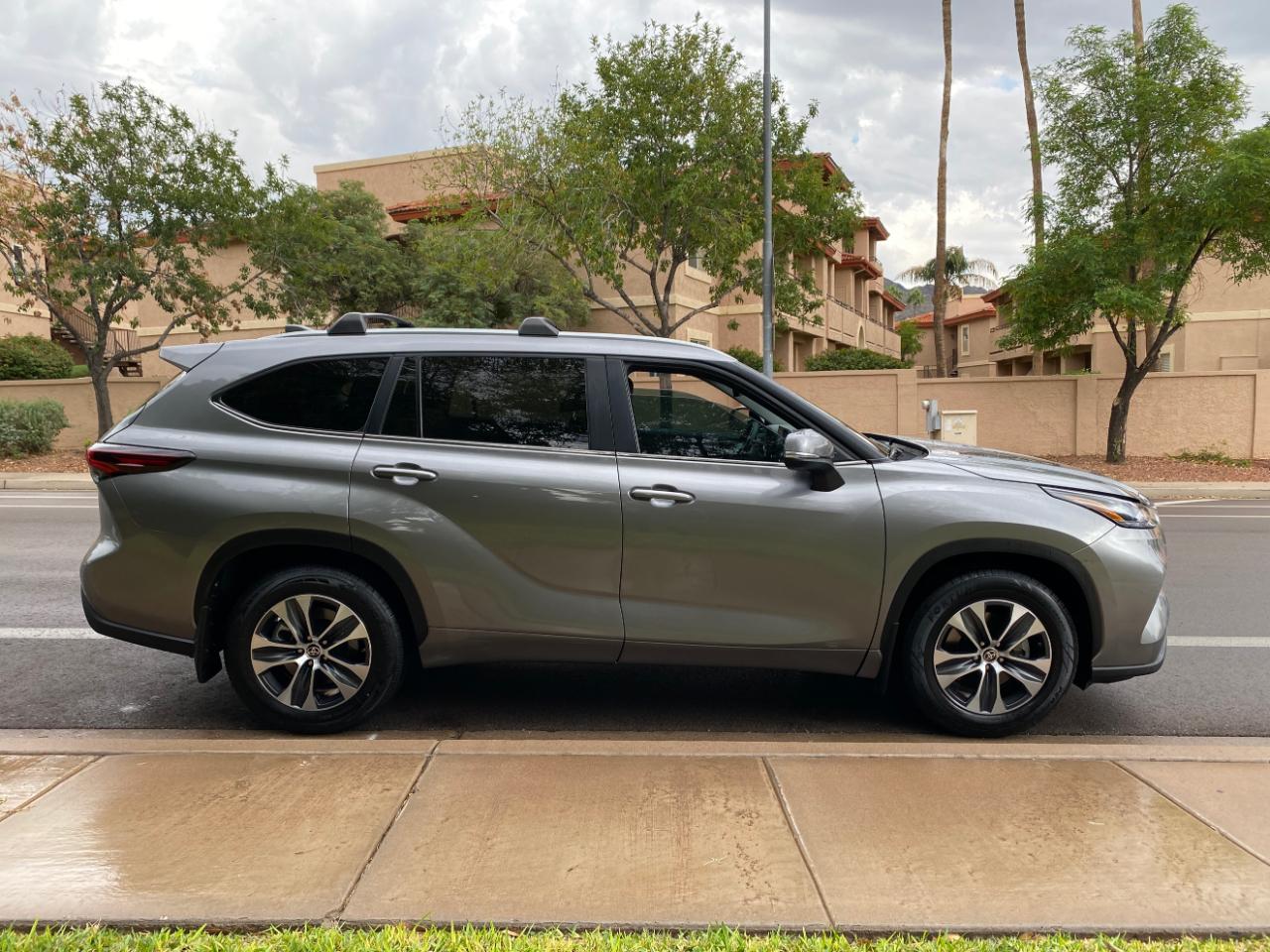 Toyota Highlander Limited FWD (Natl) 2025