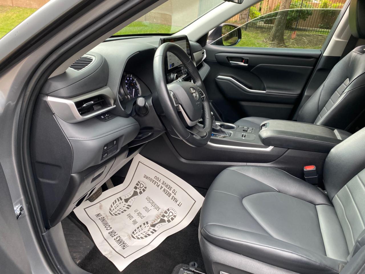 Toyota Highlander Limited FWD (Natl) 2025