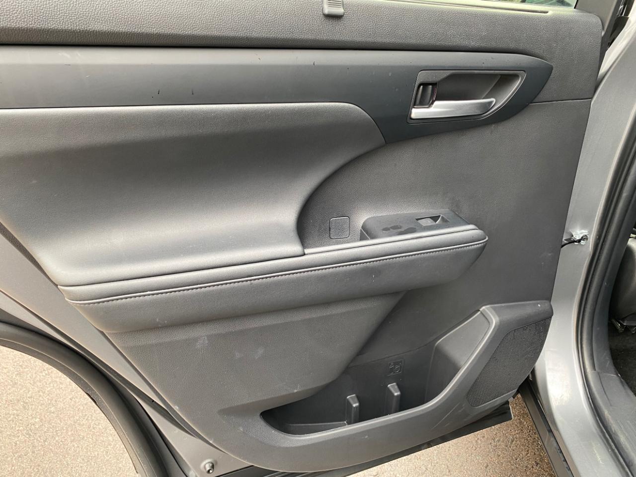 Toyota Highlander Limited FWD (Natl) 2025