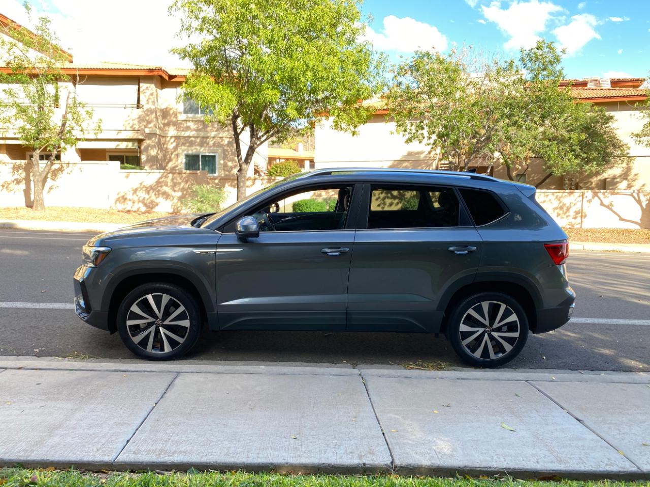 Volkswagen Taos SE FWD 2022