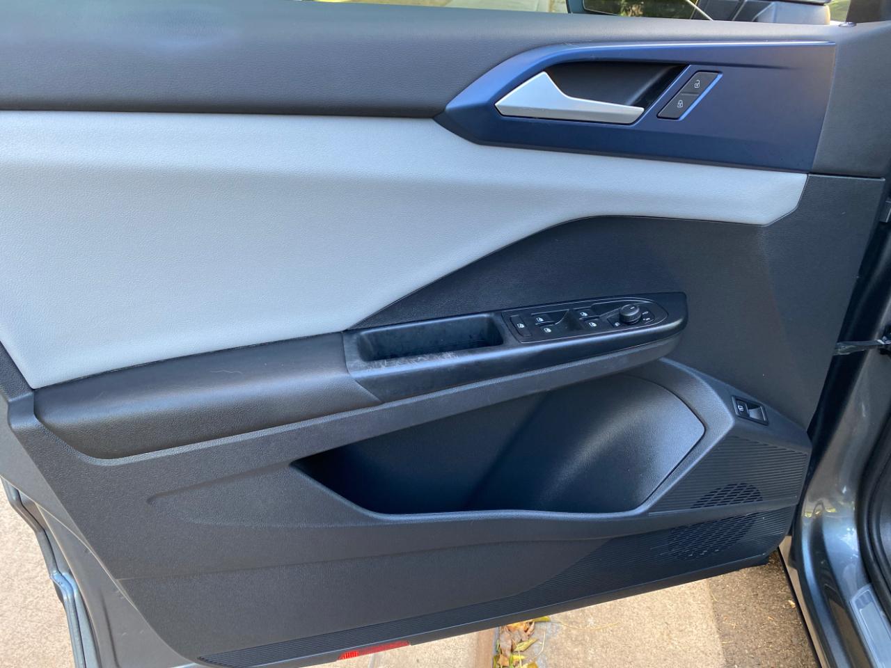 Volkswagen Taos SE FWD 2022