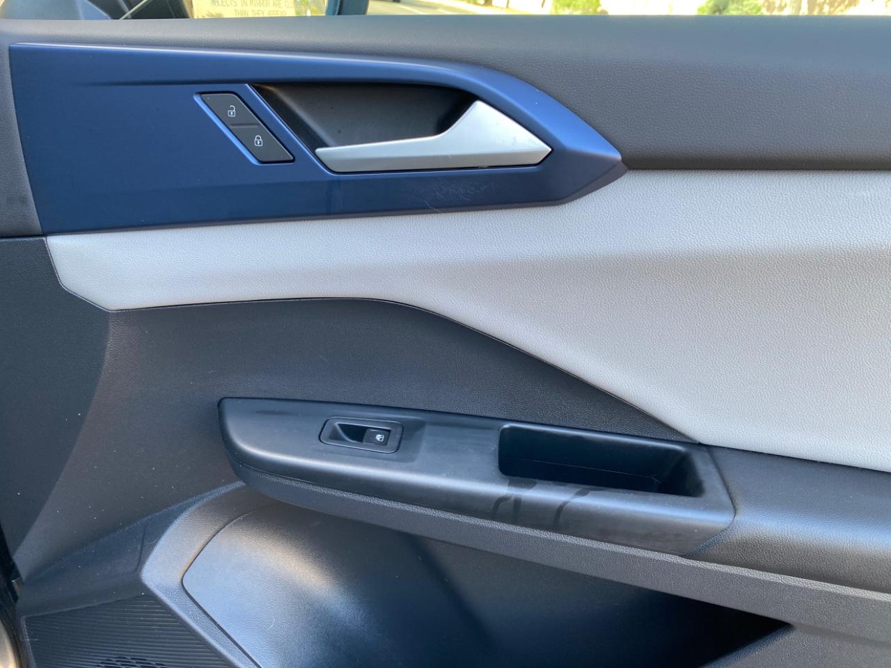 Volkswagen Taos SE FWD 2022