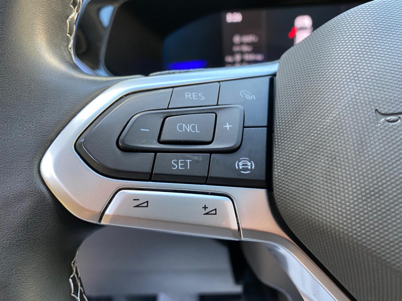 Volkswagen Taos SE FWD 2022