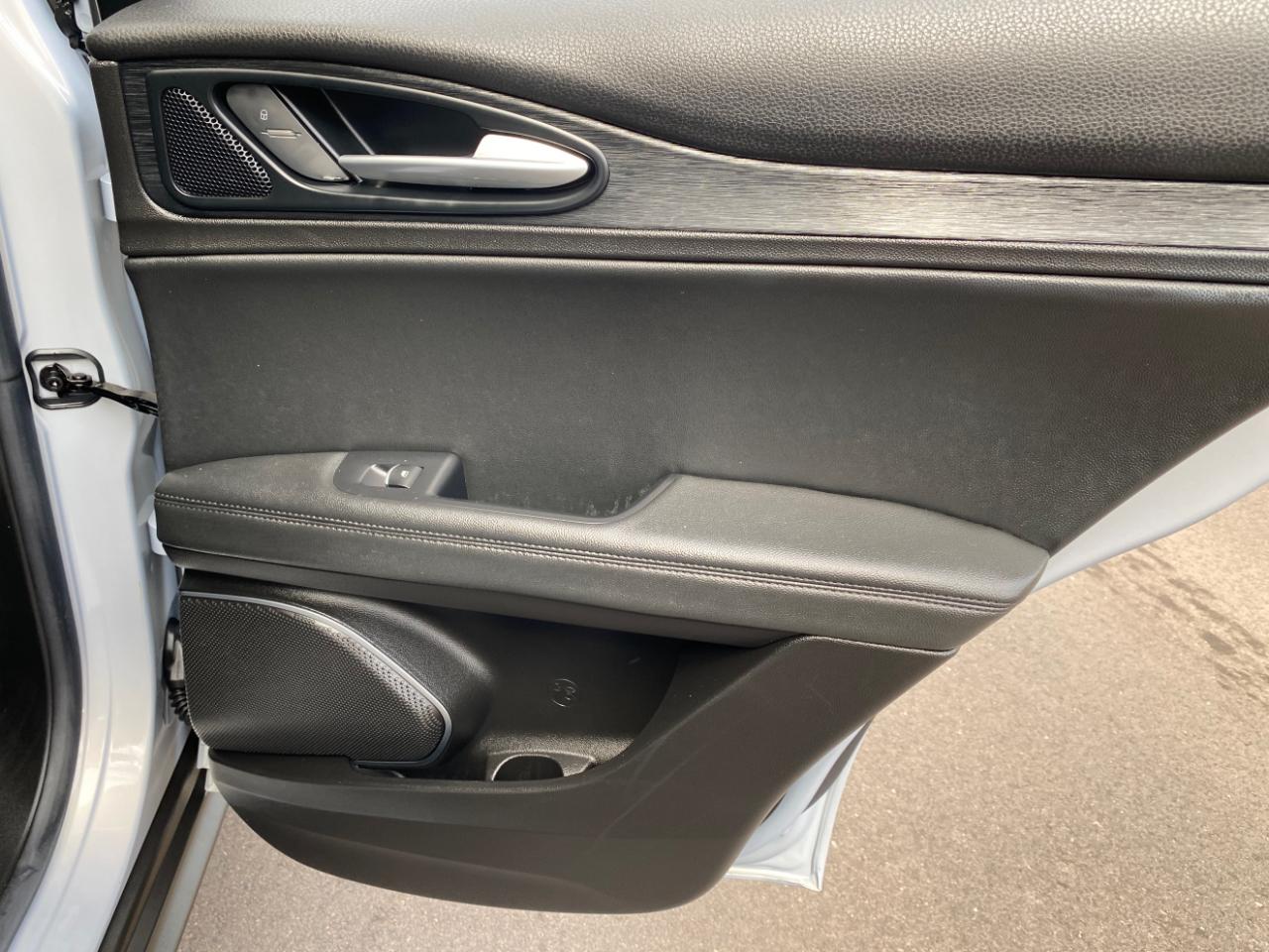 Alfa Romeo Stelvio RWD 2021
