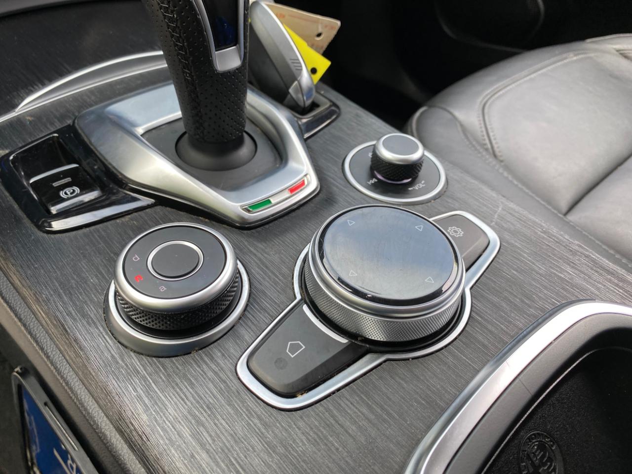 Alfa Romeo Stelvio RWD 2021