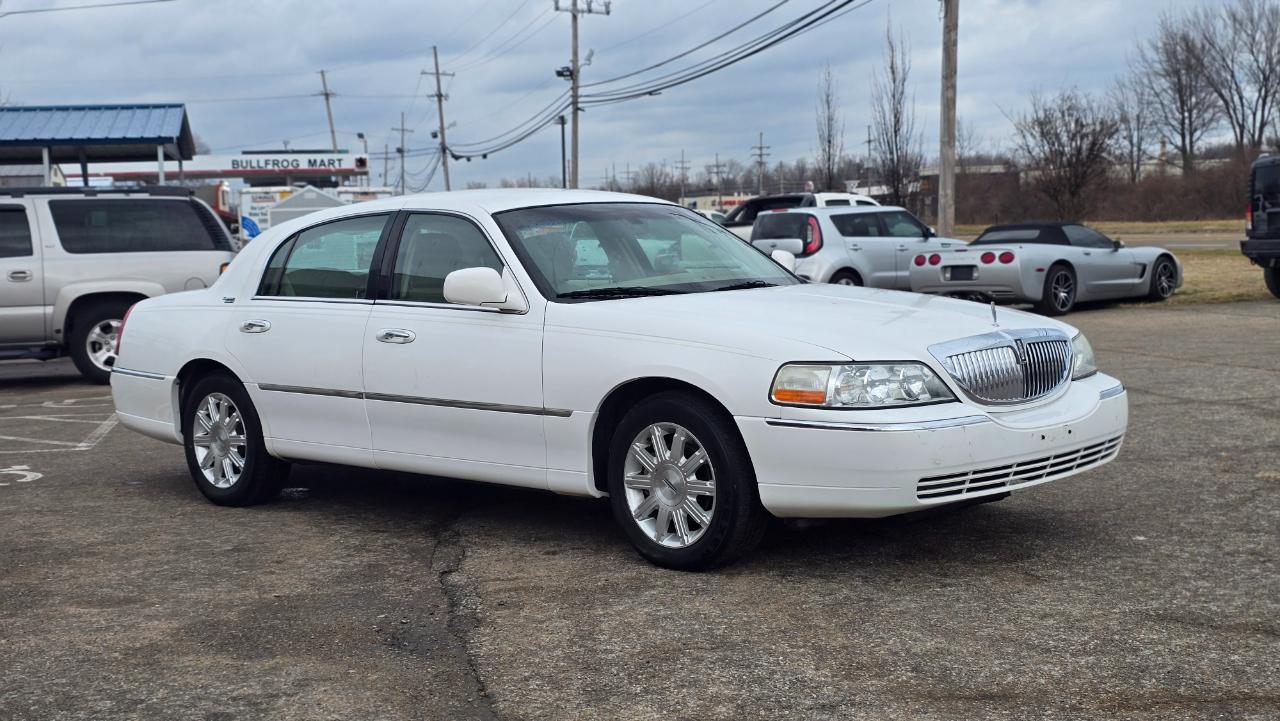 Lincoln Town Car Signature Limited 2011
