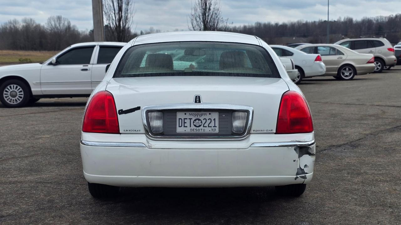 Lincoln Town Car Signature Limited 2011