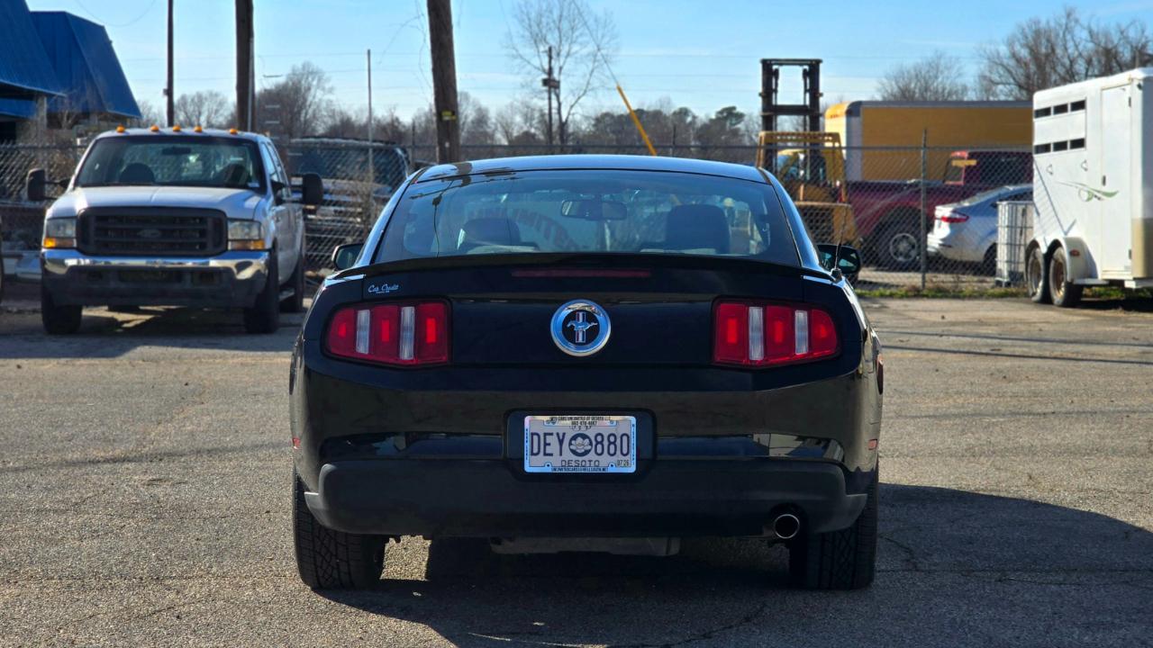 Ford Mustang V6 Coupe 2010