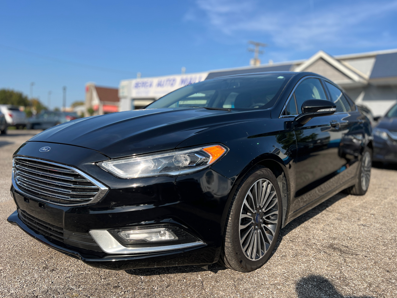 2017 Ford Fusion SE photo 2
