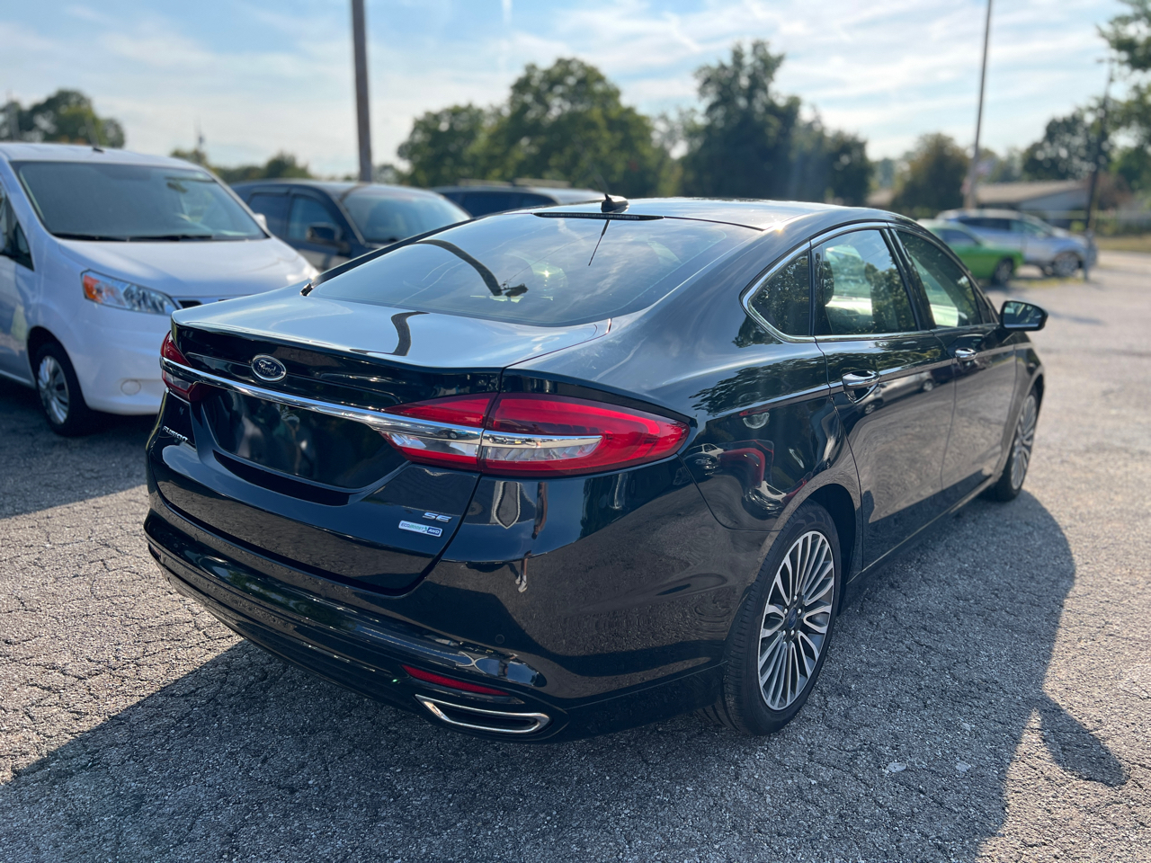 2017 Ford Fusion SE photo 4