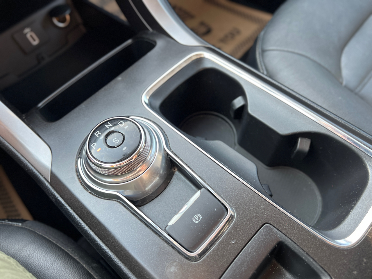 2017 Ford Fusion SE photo 16