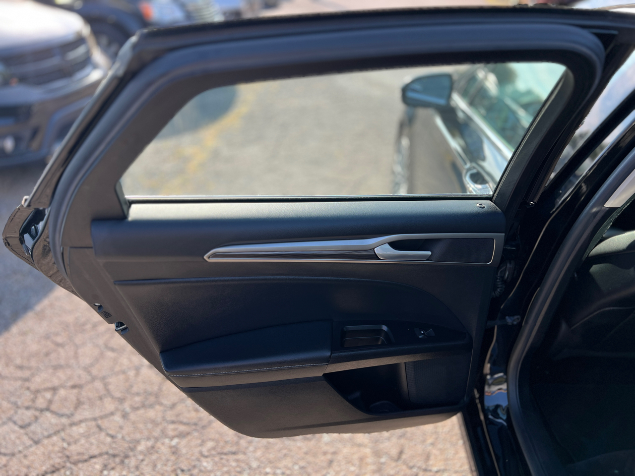 2017 Ford Fusion SE photo 23
