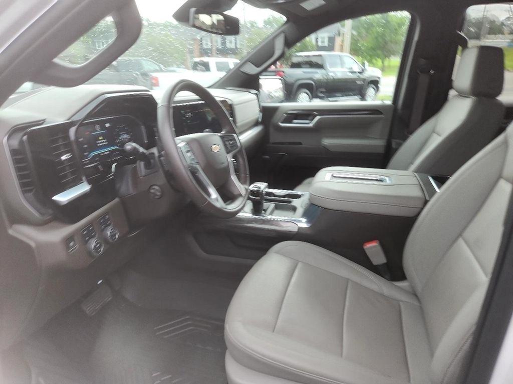 Chevrolet Silverado 1500 4WD Crew Cab 147" LTZ 2022