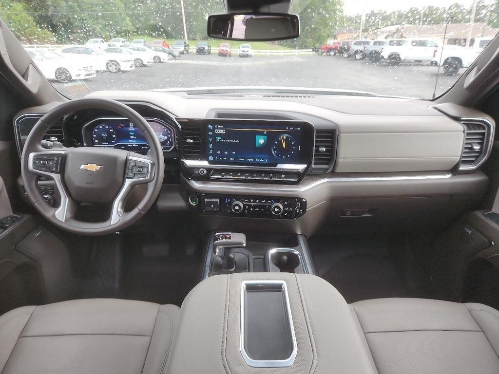 Chevrolet Silverado 1500 4WD Crew Cab 147" LTZ 2022