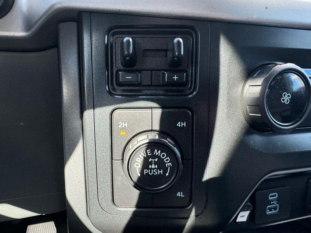 Ford F-150 XLT SuperCrew 4WD 2022