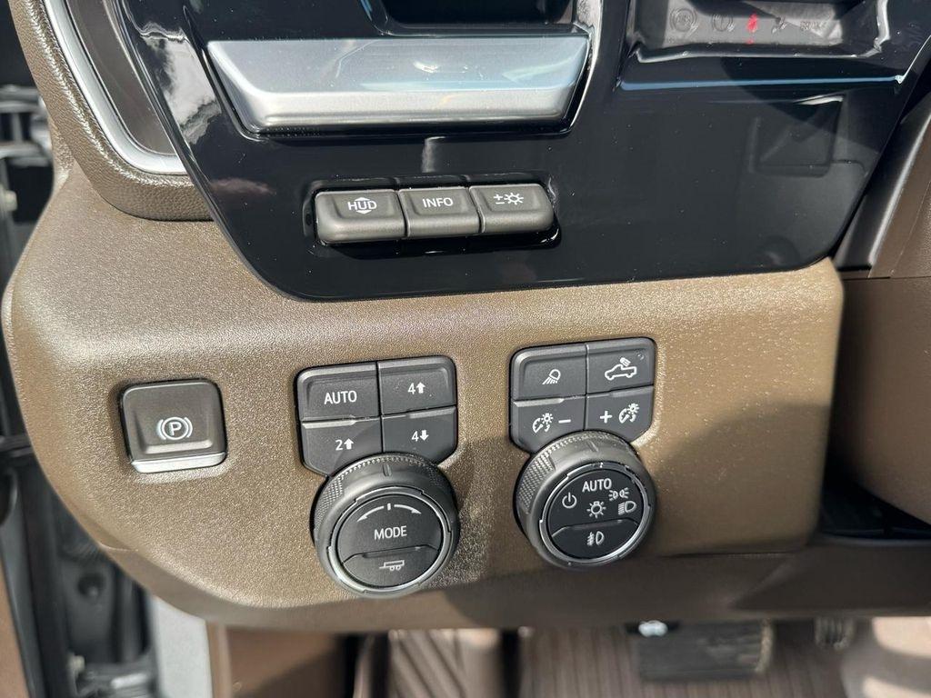Chevrolet Silverado 1500 4WD Crew Cab 147" LTZ 2024