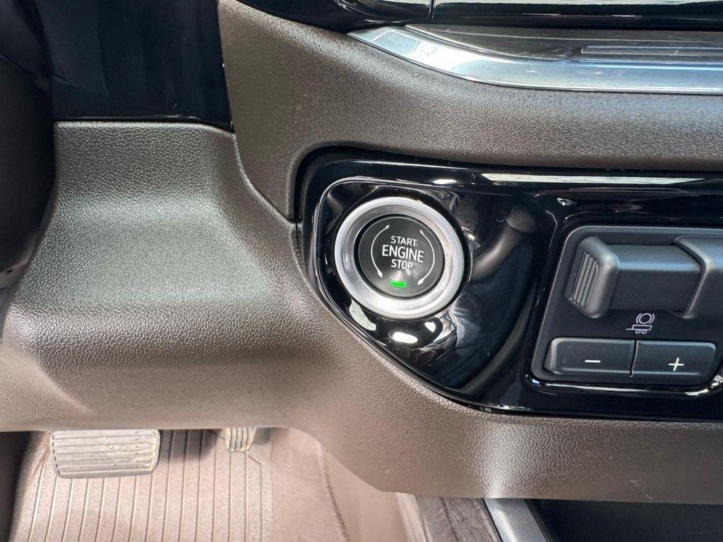 Chevrolet Silverado 1500 4WD Crew Cab 147" LTZ 2024