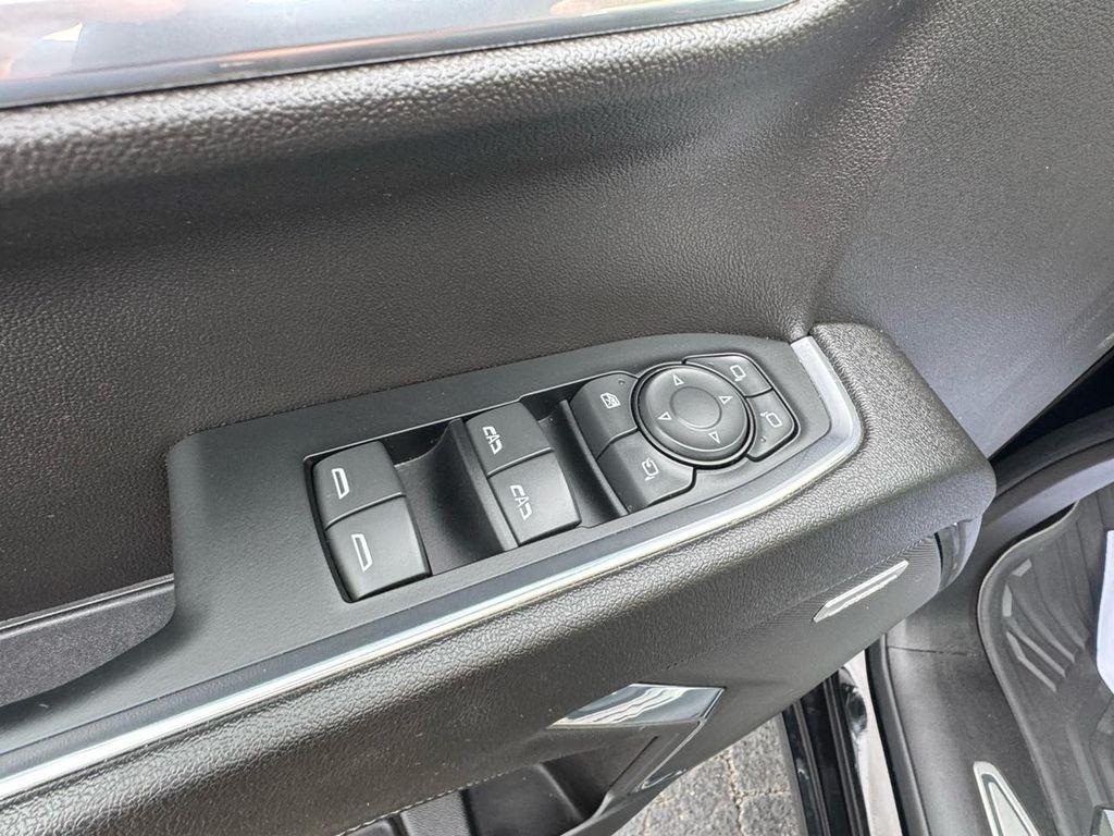 Chevrolet Silverado 1500 4WD Crew Cab 147" LTZ 2023