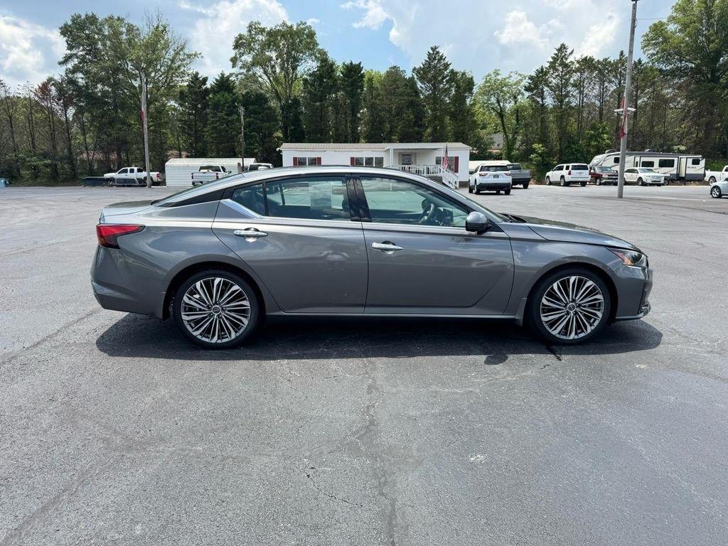 Nissan Altima 2.5 SL Sedan 2024