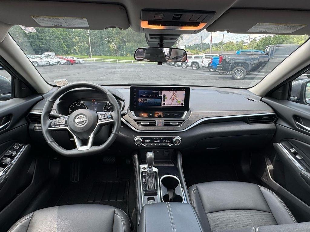 Nissan Altima 2.5 SL Sedan 2024