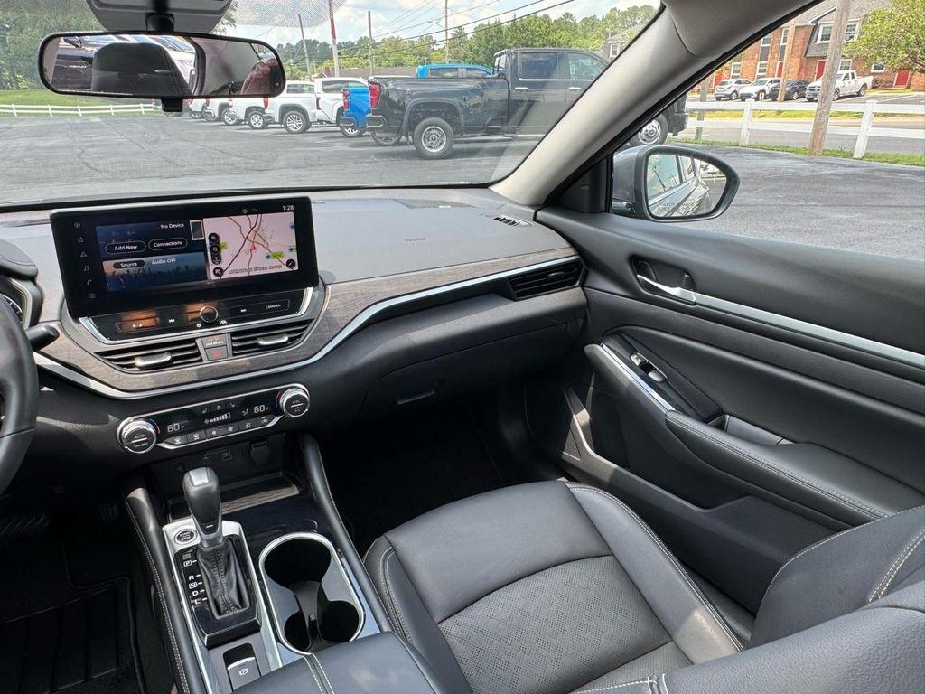Nissan Altima 2.5 SL Sedan 2024