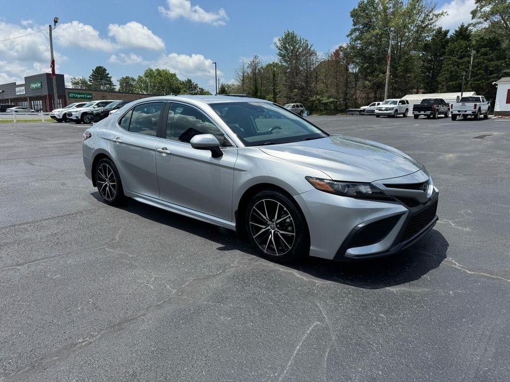 Toyota Camry SE Auto AWD (Natl) 2024