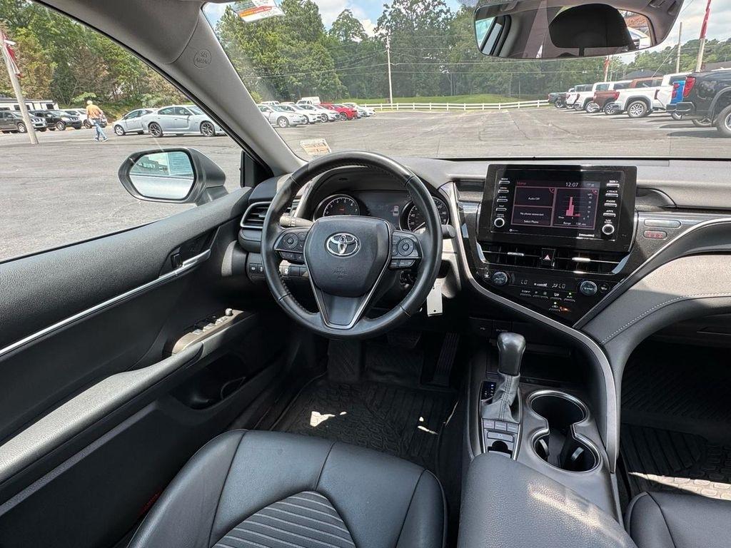 Toyota Camry SE Auto AWD (Natl) 2024