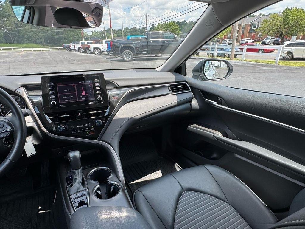 Toyota Camry SE Auto AWD (Natl) 2024