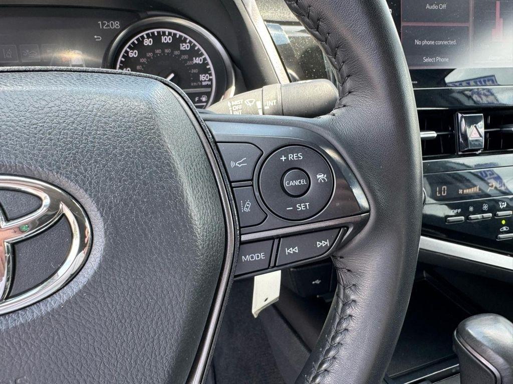 Toyota Camry SE Auto AWD (Natl) 2024