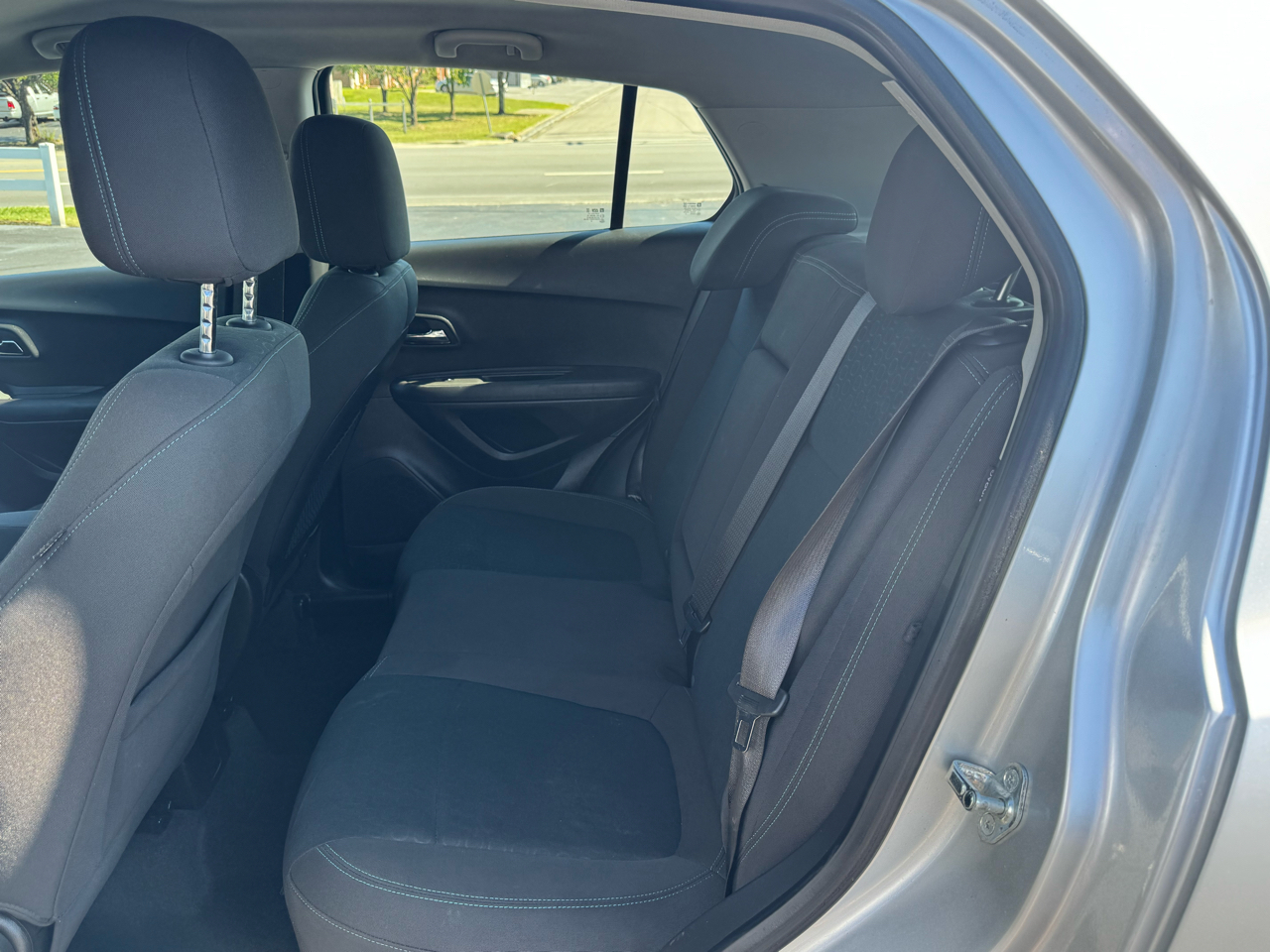2015 Chevrolet Trax LS photo 2