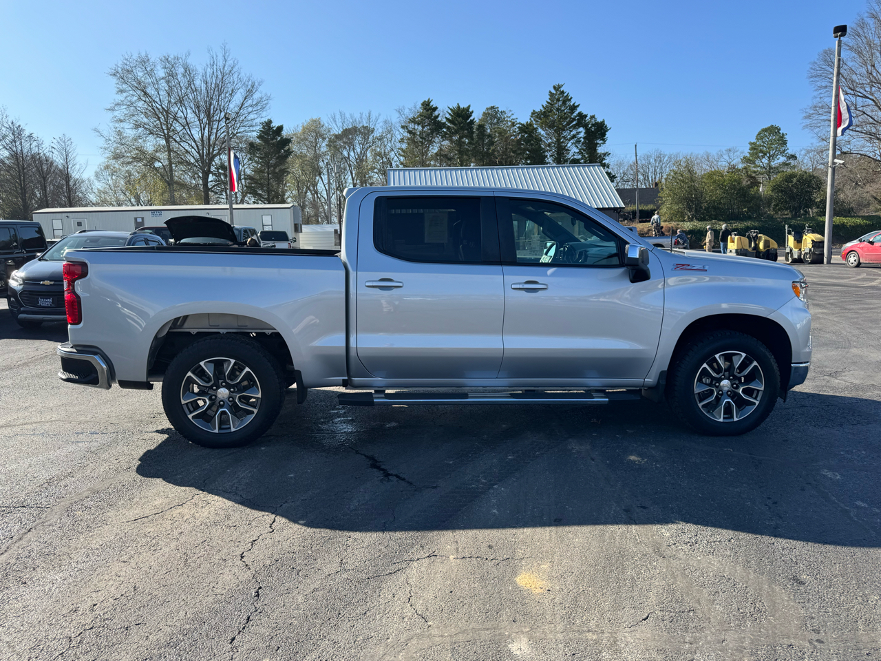Chevrolet Silverado 1500 4WD Crew Cab 147" LT w/1LT 2022