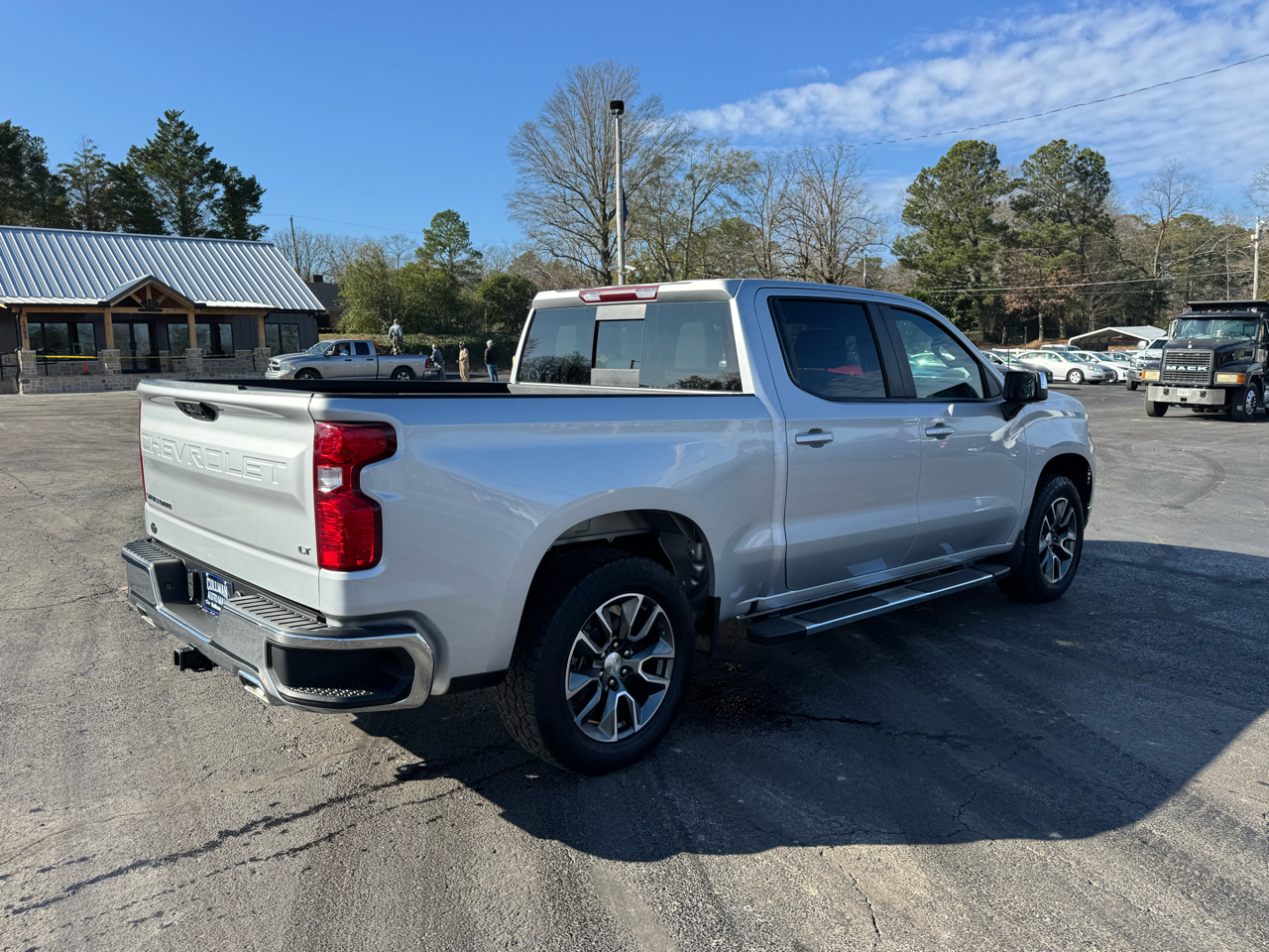 Chevrolet Silverado 1500 4WD Crew Cab 147" LT w/1LT 2022