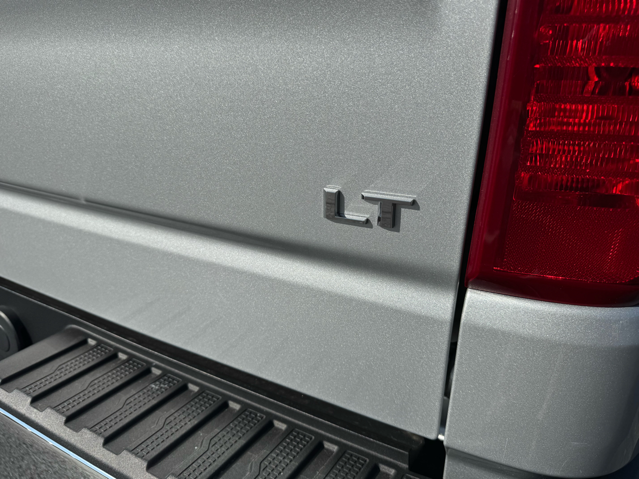 Chevrolet Silverado 1500 4WD Crew Cab 147" LT w/1LT 2022