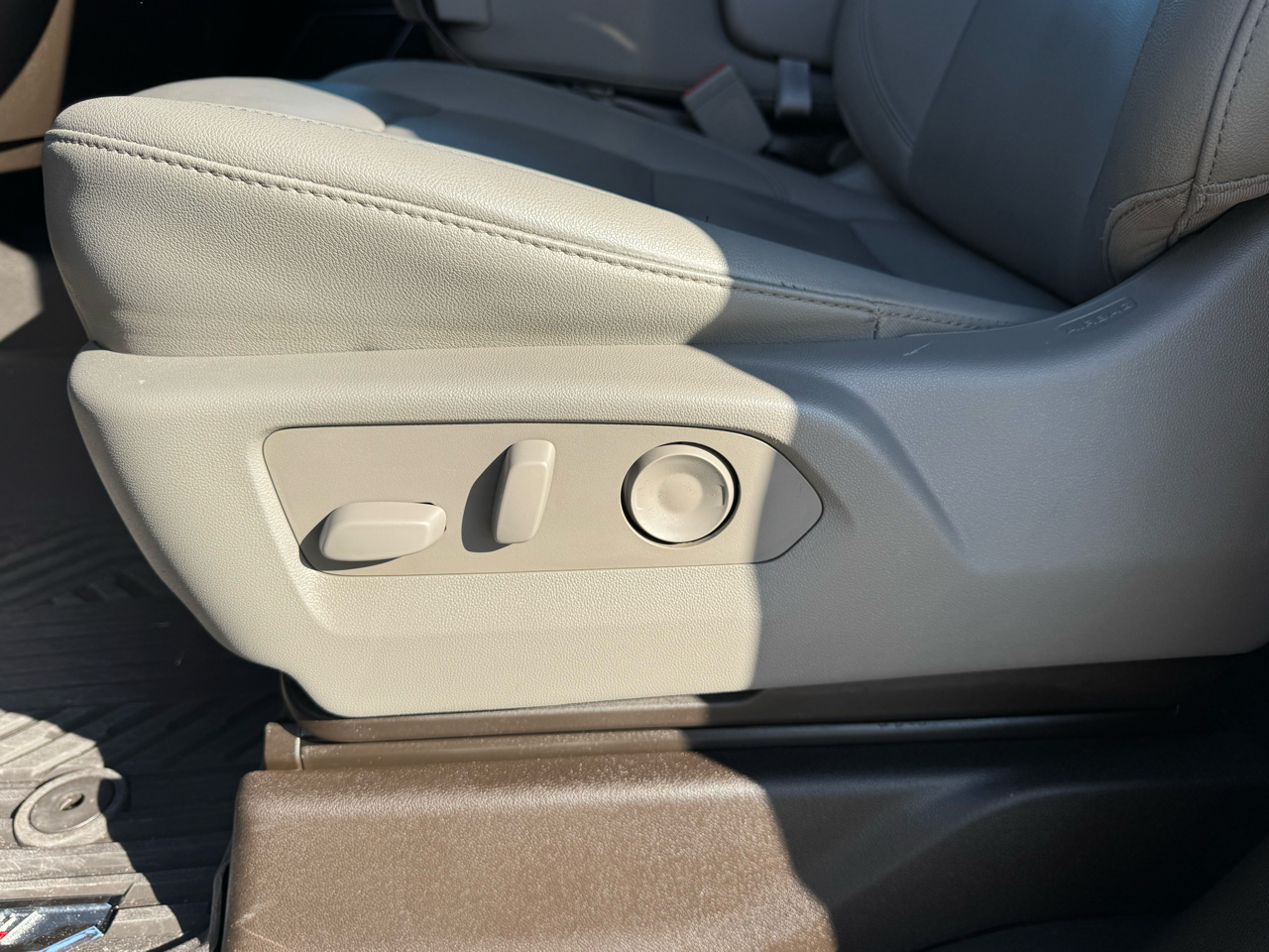 Chevrolet Silverado 1500 4WD Crew Cab 147" LT w/1LT 2022