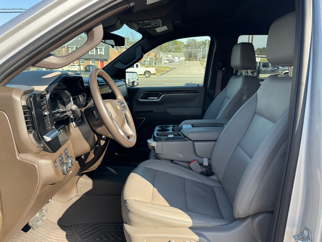 Chevrolet Silverado 1500 4WD Crew Cab 147" LT w/1LT 2022